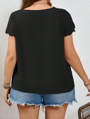 Blusa Casual Com Decote Em V E Acabamento Delicado Efigenia. Plus Size Plus Size