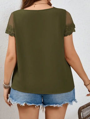 Blusa Casual Com Decote Em V E Acabamento Delicado Efigenia. Plus Size Plus Size