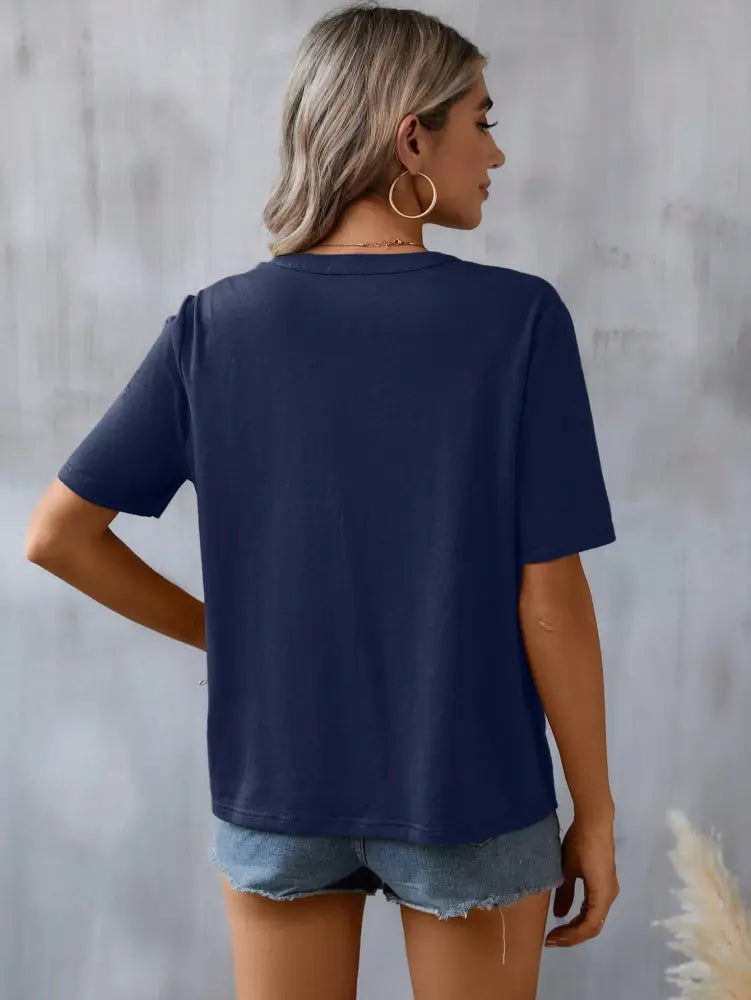 Blusa Casual Com Detalhes Delicados E Tecido Leve Taylor Camiseta Feminina