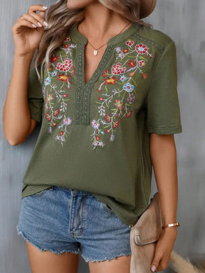 Blusa Casual Com Detalhes Delicados E Tecido Leve Taylor Verde / P (36-38) Camiseta Feminina