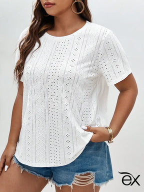 Blusa Casual Leve com Detalhes Vazados e Design Elegante Nicole. Plus Size