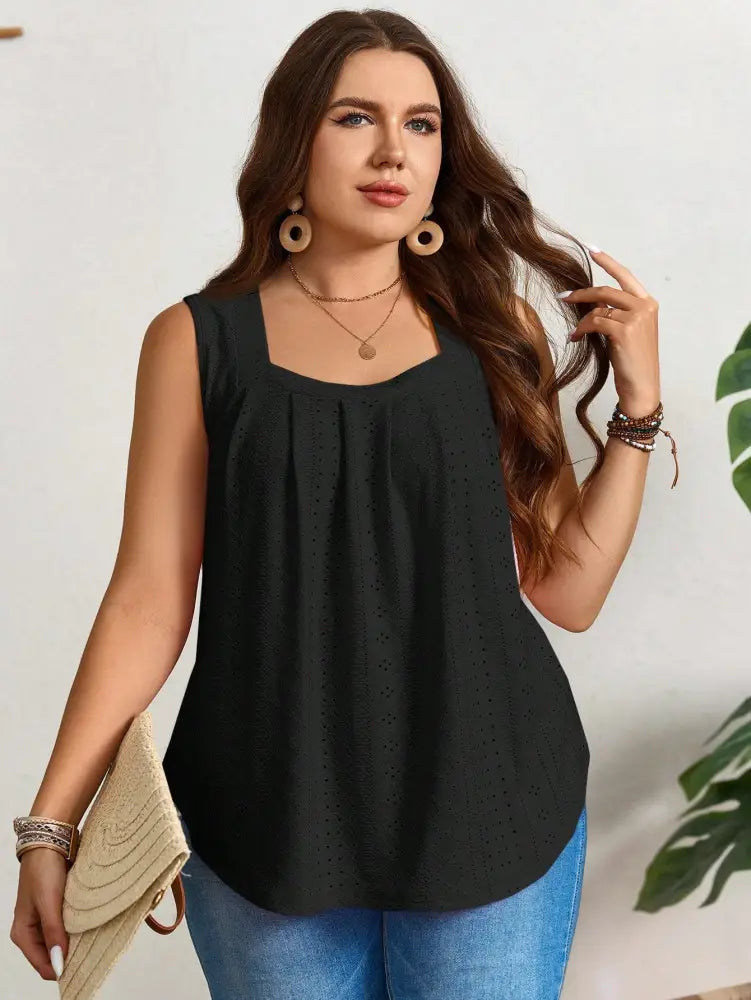 Blusa Elegante Com Bordado Vazado E Decote Quadrado Gilma. Plus Size Tank Tops & Camis