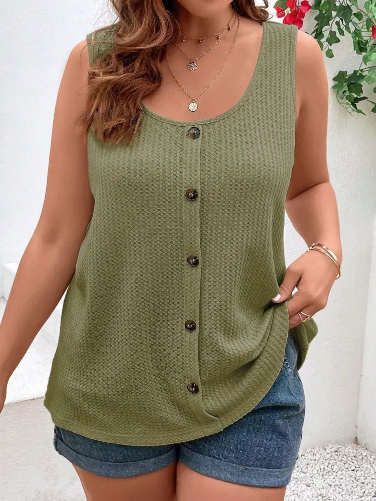 Blusa Elegante Com Botões Frontais E Tecido Texturizado Gardenia. Plus Size Tank Tops & Camis