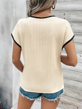 Blusa Elegante Com Detalhes Florais E Acabamento Contrastante Noelle Camisa Feminina