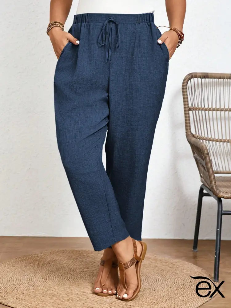 Calça Feminina Afilada com Cintura Ajustável Odette. Plus Size