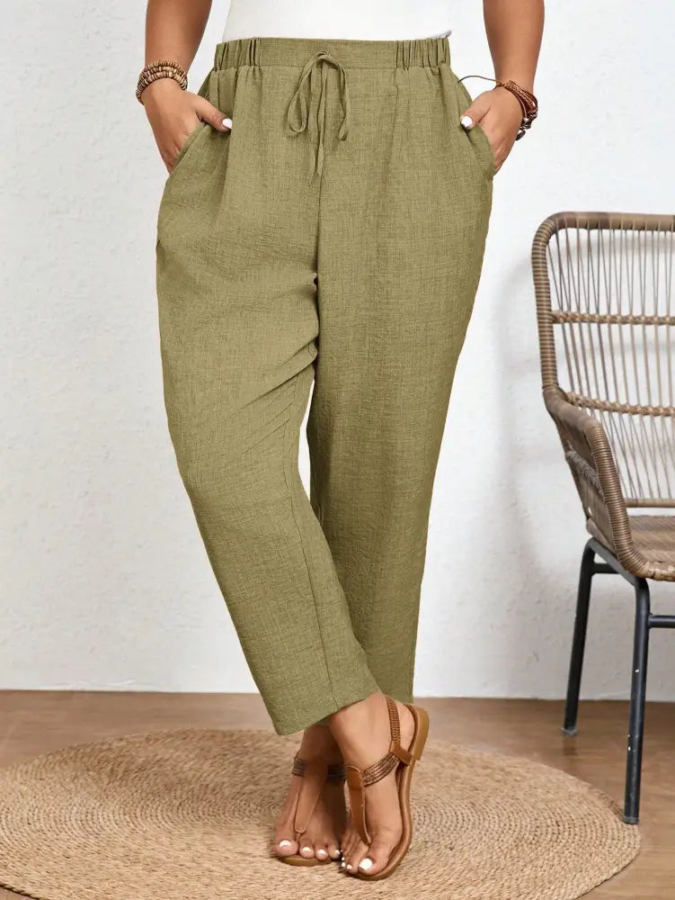 Calça Feminina Afilada Com Cintura Ajustável Odette. Plus Size Verde Oliva / Gg (42-46) Calças