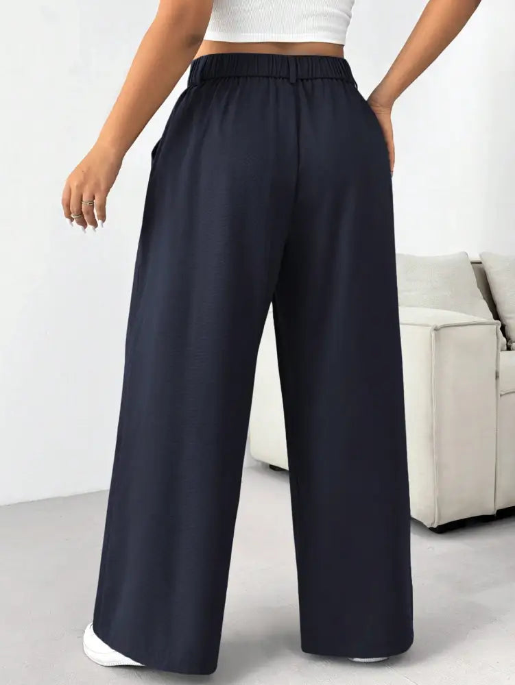 Calça Feminina De Perna Larga Com Cintura Alta E Detalhe Dobrado Renata. Plus Size Calças