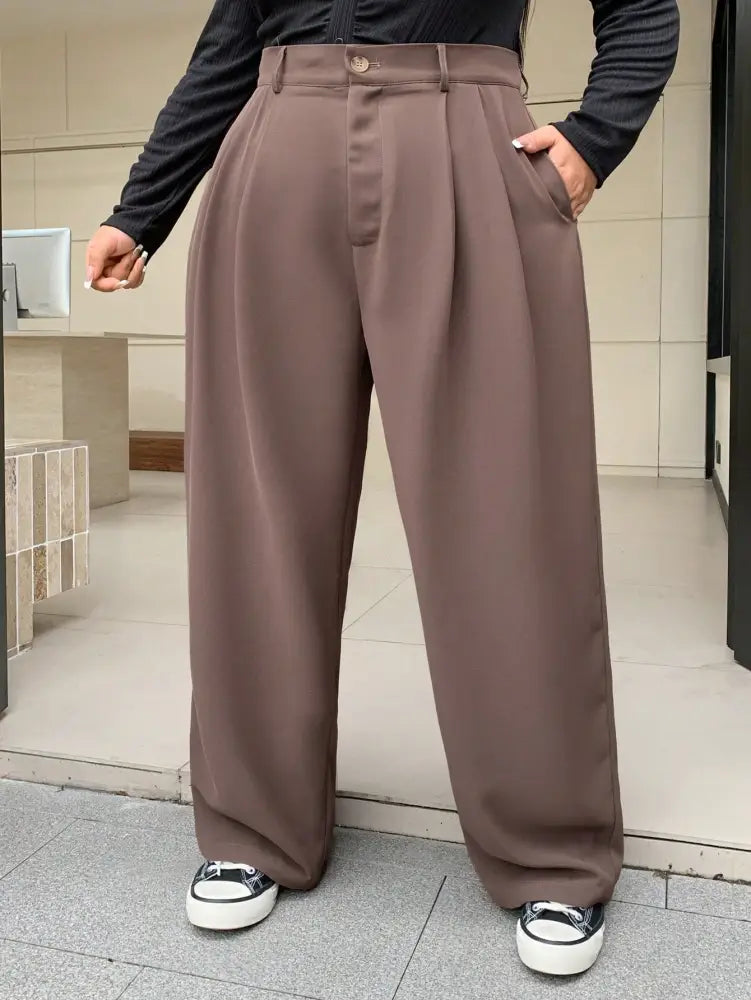 Calça Feminina De Perna Reta Com Bolsos E Cintura Natural Génesis. Plus Size Marrom / Gg (42-46)