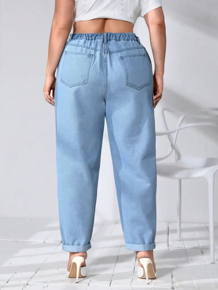 Calça Jeans Afilada Com Bordado Floral E Cintura Alta Nazareth. Plus Size