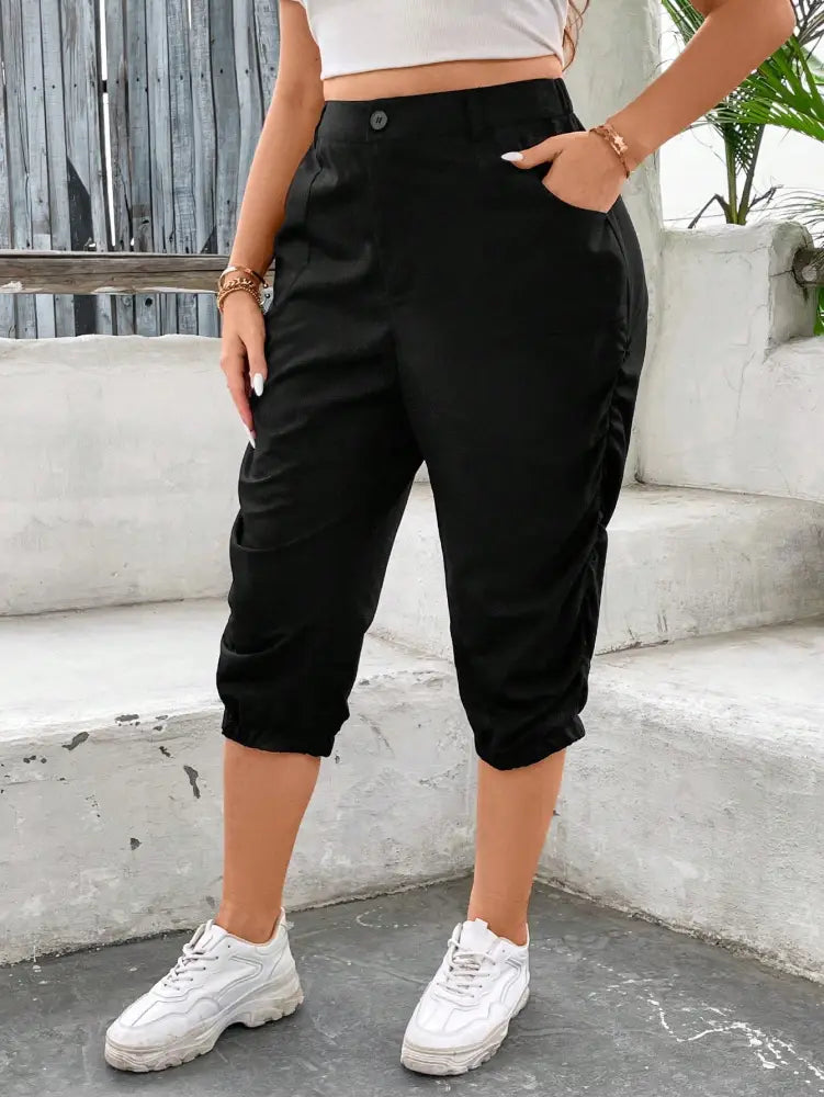 Calça Jogger Cropped Com Bolsos E Detalhe Enrugado Helene. Plus Size Calças