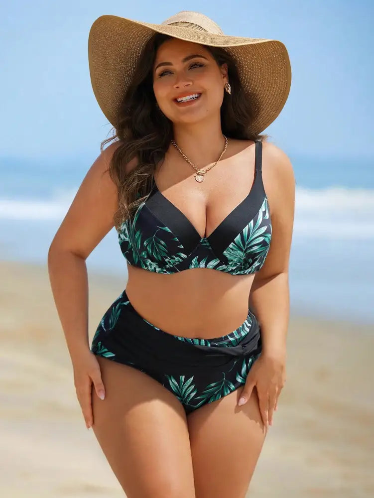 Conjunto De Bikini Com Estampa Tropical E Recorte Patchwork Gianna. Plus Size Biquíni