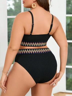 Conjunto De Bikini Com Fita Chevron Para Praia No Verão Romina. Plus Size Biquíni