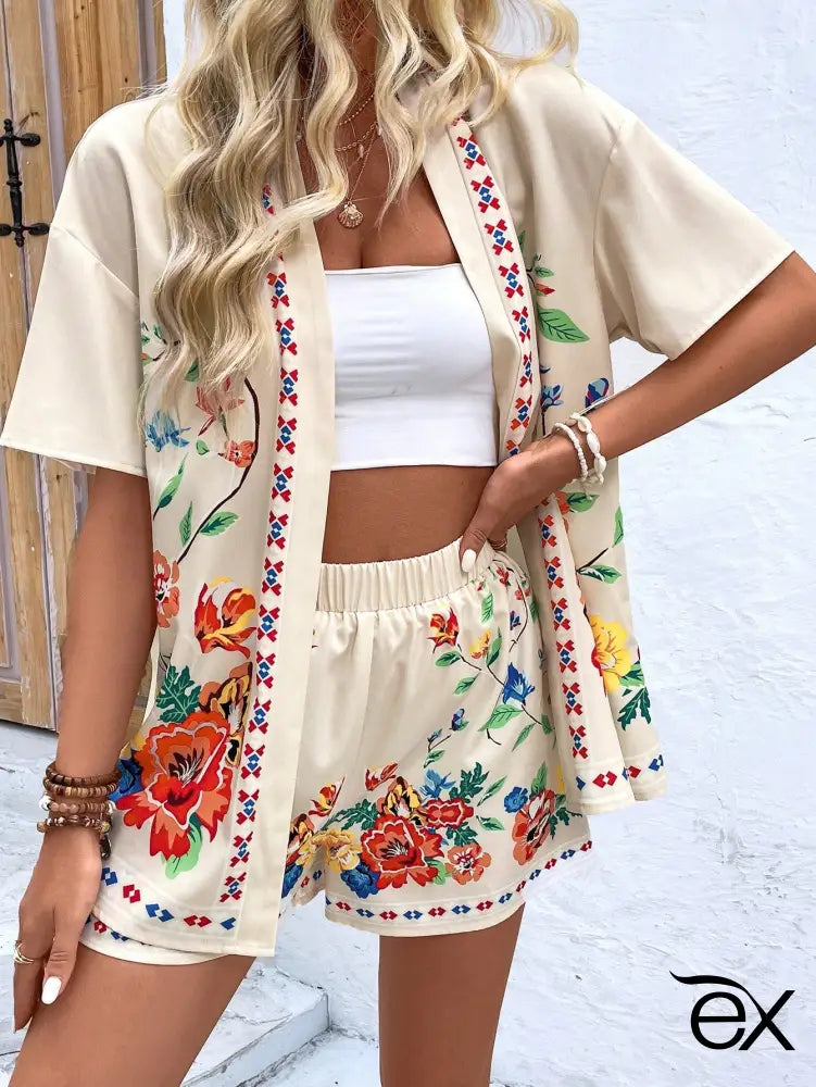 Conjunto Feminino com Kimono e Shorts com Estampa Floral Colorida Fernanda