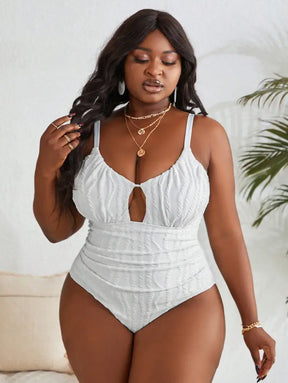 Maiô Branco Com Textura E Recorte Frontal Ana. Plus Size Uma Peça Size