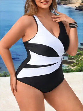 Maiô Com Cintura Franzida Em Preto E Branco Blocos De Cores Rebecca. Plus Size Uma Peça Size