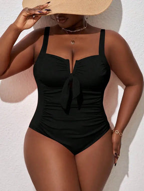 Maiô Com Detalhe Franzido E Recorte Moderno Benedita. Plus Size Uma Peça