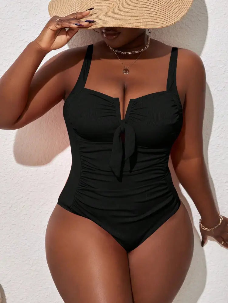 Maiô Com Detalhe Franzido E Recorte Moderno Benedita. Plus Size Uma Peça