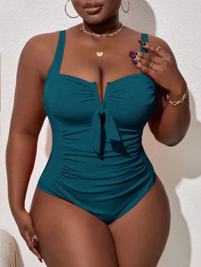 Maiô Com Detalhe Franzido E Recorte Moderno Benedita. Plus Size Uma Peça