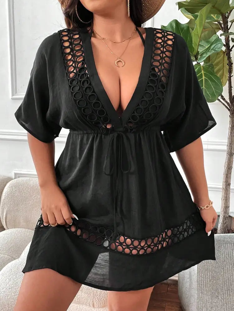 Saida De Praia Com Cordão E Recortes Vazados Amina. Plus Size Preto / Gg (42-46) Encobrimentos