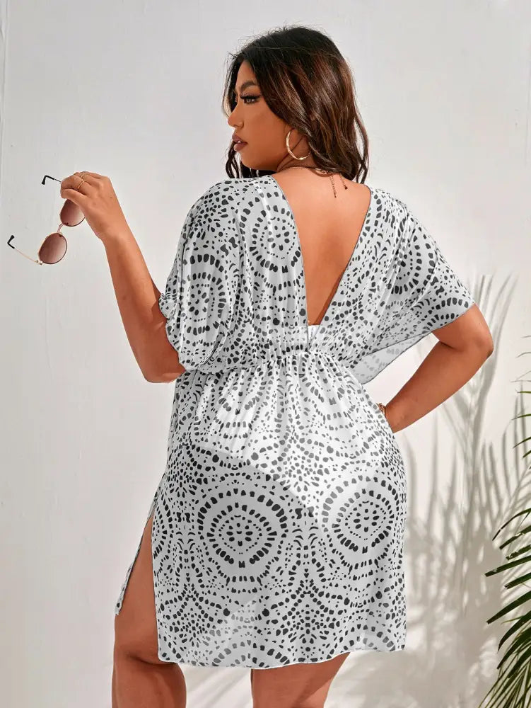 Saída De Praia Com Estampa Total Zora. Plus Size Encobrimentos Plus Size