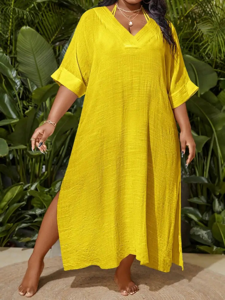 Saida De Praia Longo Com Decote V Pequeno E Detalhe Divisão Lateral Amaia. Plus Size Amarelo / Gg