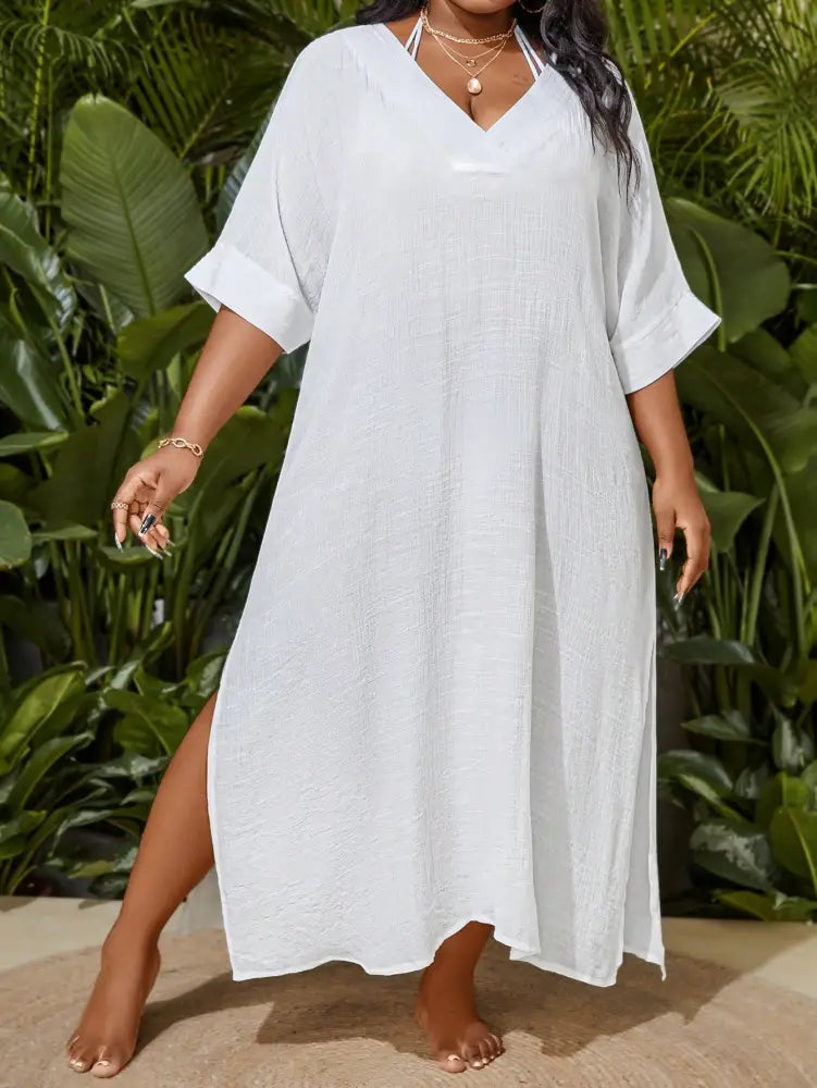 Saida De Praia Longo Com Decote V Pequeno E Detalhe Divisão Lateral Amaia. Plus Size Branco / Gg