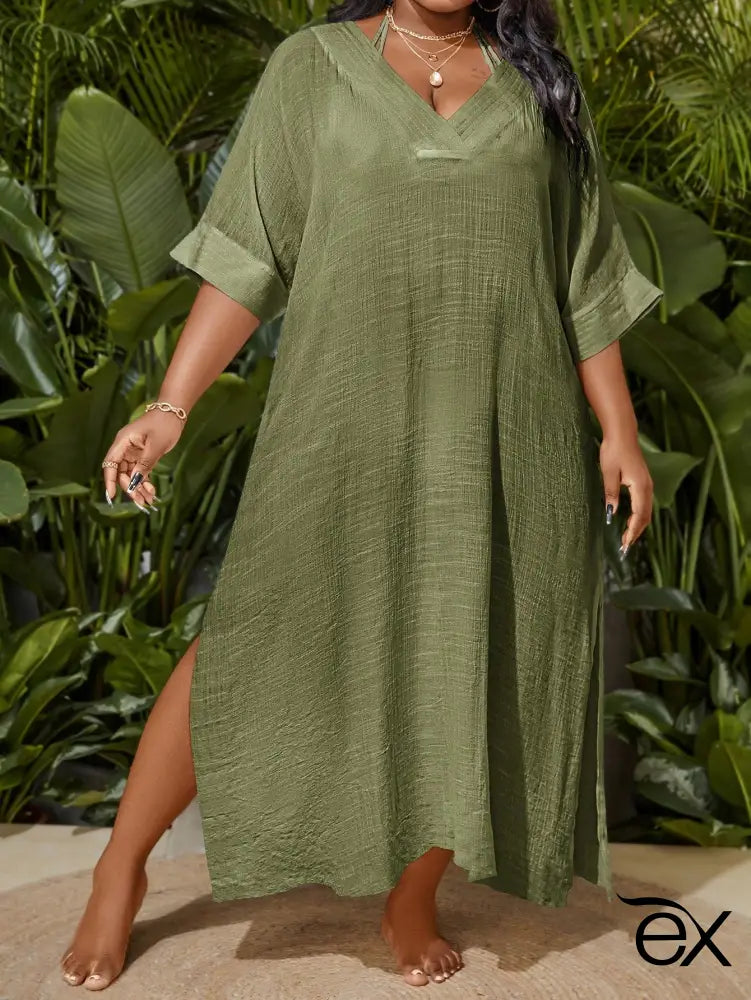 Saida de Praia longo, com Decote V Pequeno e Detalhe de Divisão Lateral Amaia. Plus Size