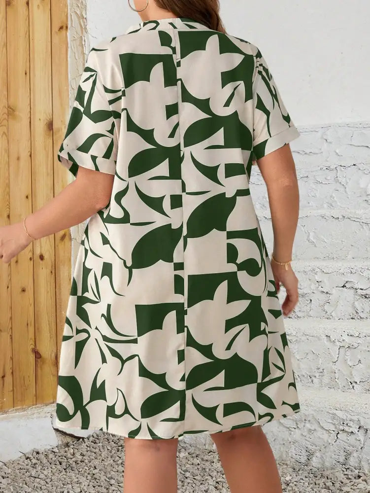 Vestido Com Estampa Abstrata Noemia. Plus Size Vestidos Size